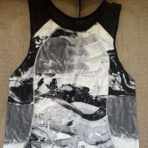 Lululemon tank - marble - 8